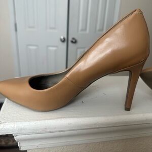 Worthington Women Pumps . Size 10M